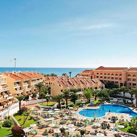 Two Bedroom Apartment In Beachfront Complex With Pool In Playa De Las Americas. Kültér fotó