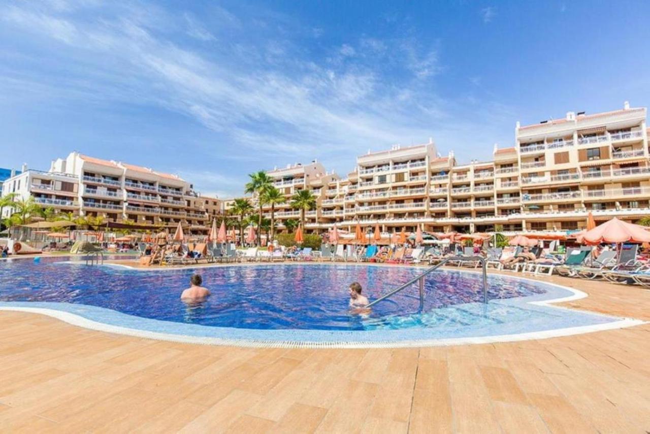 Two Bedroom Apartment In Beachfront Complex With Pool In Playa De Las Americas. Kültér fotó